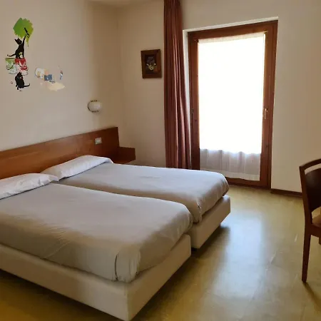 Daniela Hotel 2*